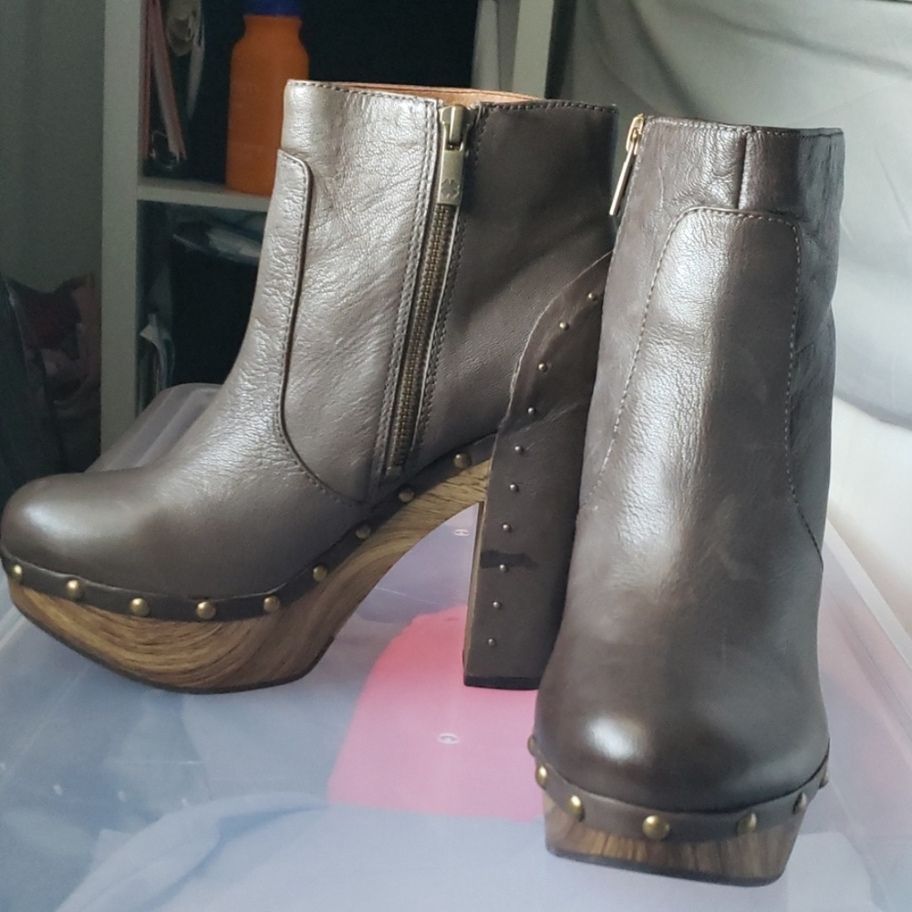 Lucky Platform Boots